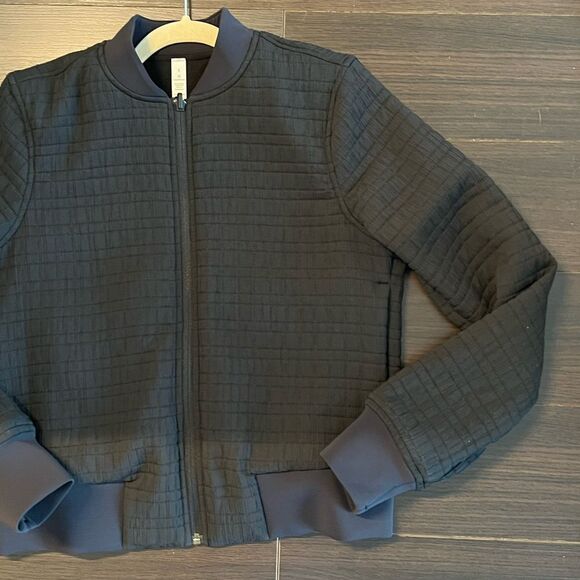 Lululemon Serene Travel Bomber, 6 - Picture 4 of 11